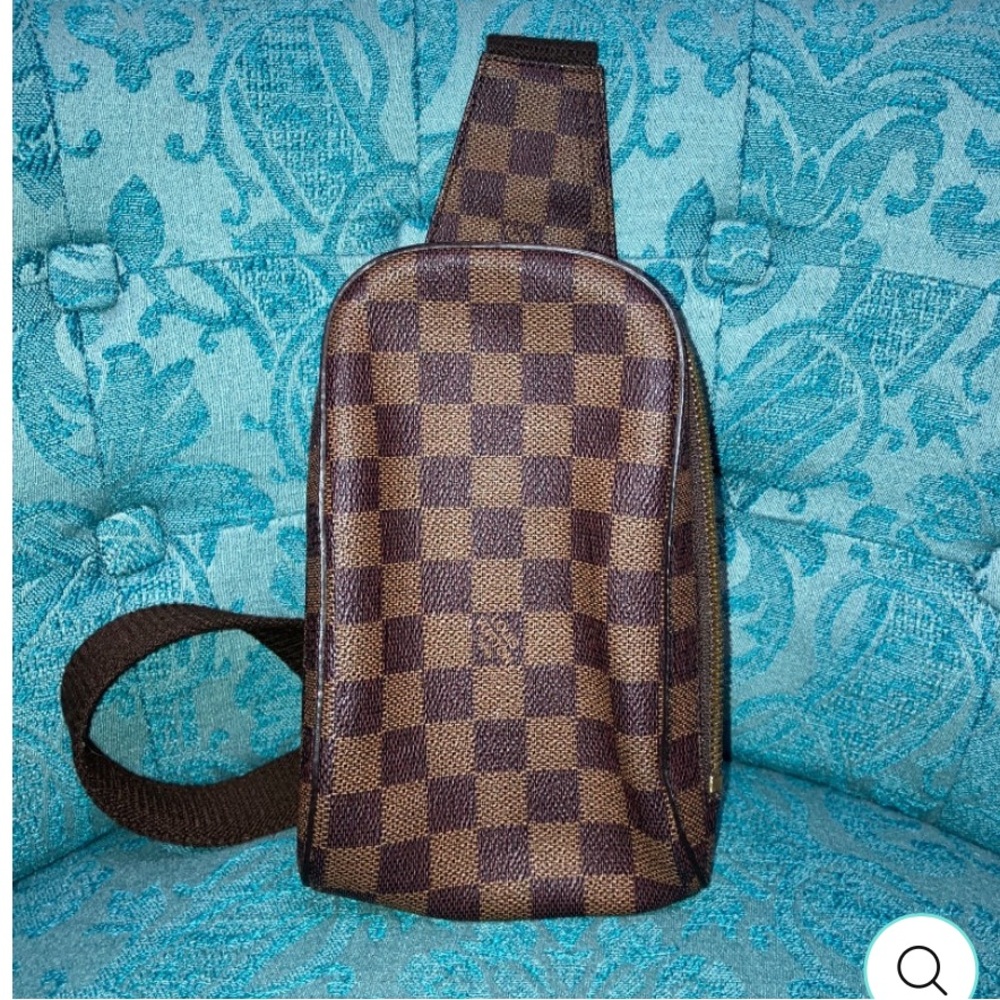 Louis Vuitton Geronimos bum bag